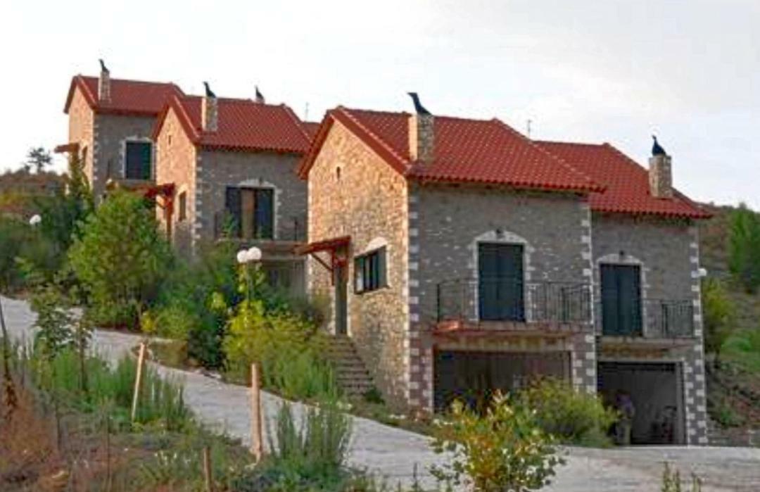 All Seasons Πέτρινες Παραδοσιακές Κατοικίες Kalavryta Extérieur photo